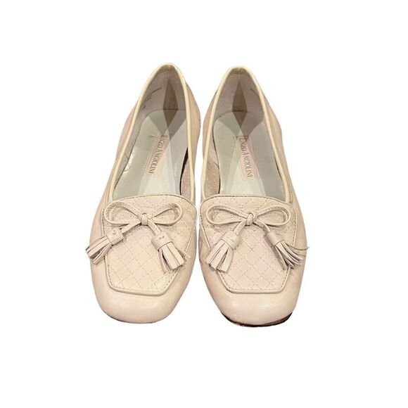 3 for $30! Enzo Angiolini cream flats - Picture 5 of 7